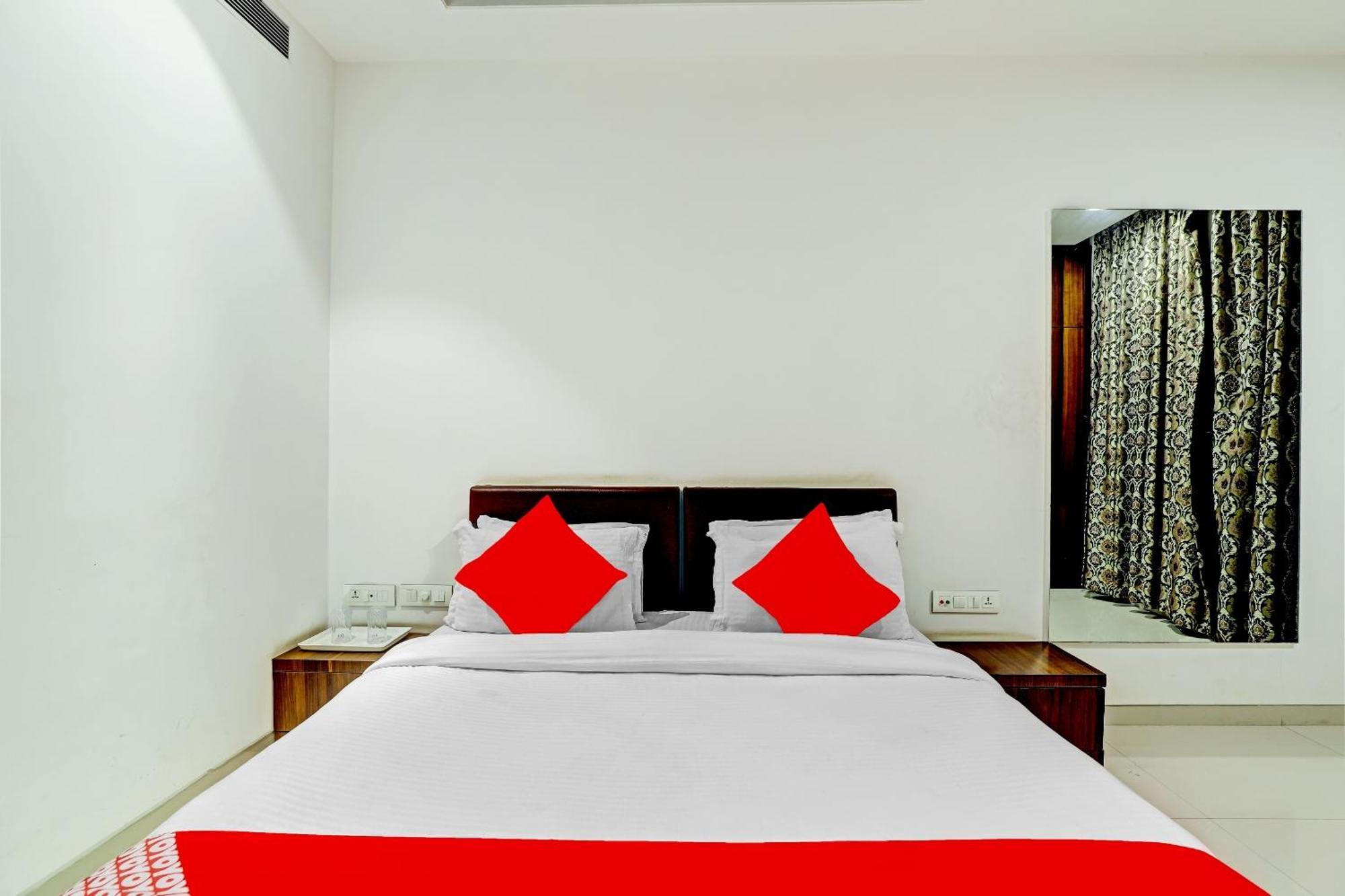 Hotel O Rishta And Jahan Banquet And Rooms Bhatha Exterior photo