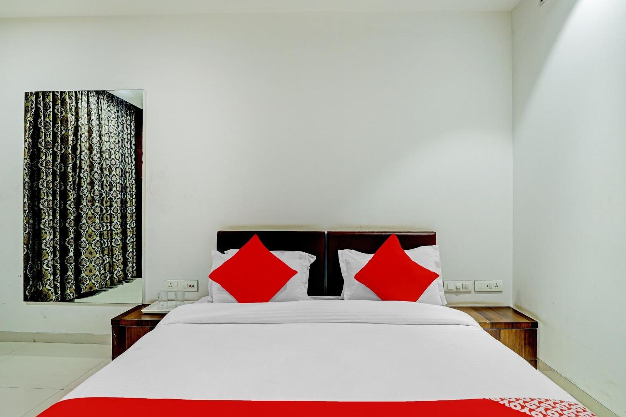 Hotel O Rishta And Jahan Banquet And Rooms Bhatha Exterior photo